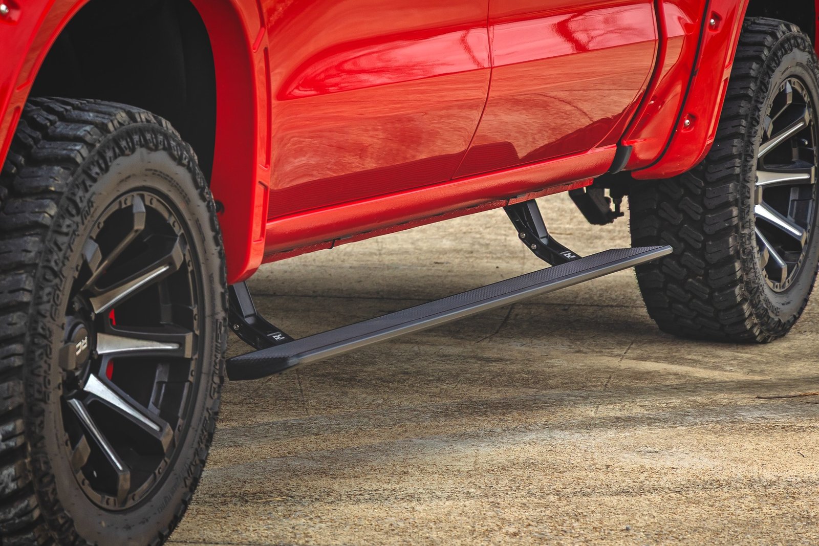 Power Running Boards HT-Series | Chevy/GMC 1500/2500HD/3500HD (19-26) Crew Cab only - Image 3